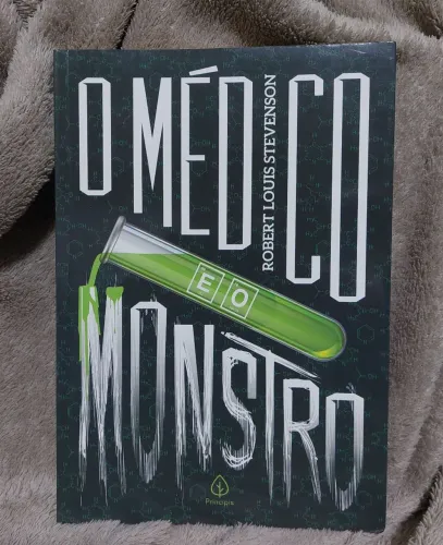 Livro O médico e o monstro