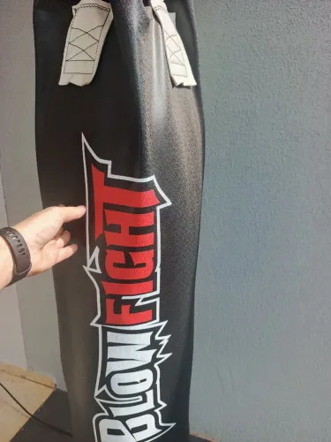 Saco de pancada com suporte de parede