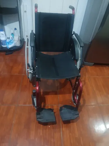 Vendo cadeira de rodas em boas condições