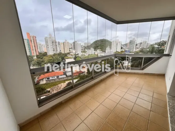 Excelente apartamento de 4 quartos com suíte em Santa Lúcia!