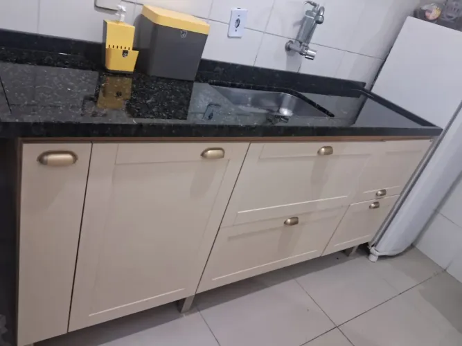 Vende se pia mármore com balcão 2,00 × 58 vendo por 1250 parcela 3x no cartão