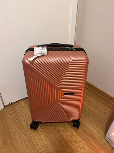 mala de viagem nova (nunca usada) 10kg rosa com rodinhas 