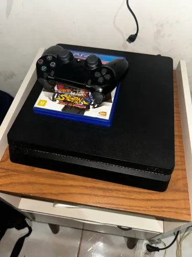 PS4 slim 