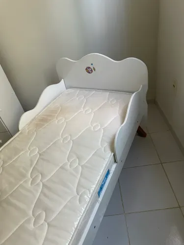 Cama infantil com colchão