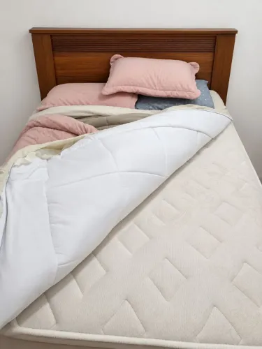 Cama de casal com colchão