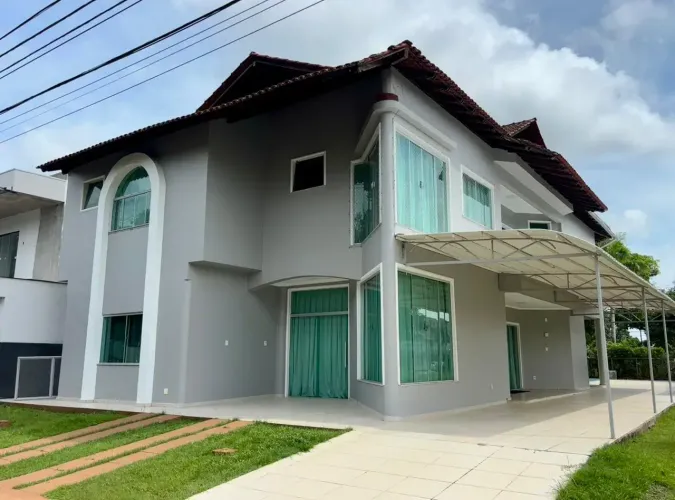 Alugo casa recém reformada no Cond. Greenville Exclusive - localizada na Rod. Augusto Mont