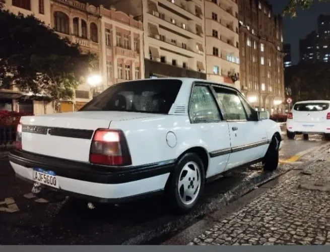 Chevrolet Monza GLS/ Hi-tech 2.0 EFI 2P E 4P 1995