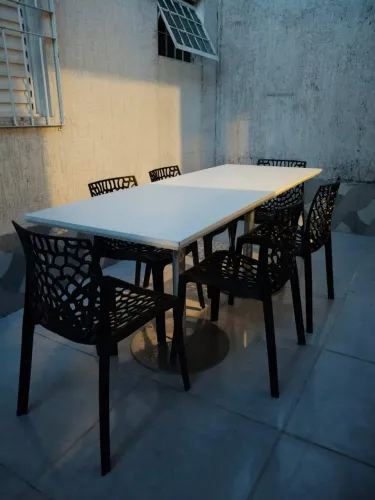 Mesa com cadeiras