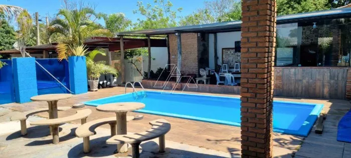 CHACARA COM PISCINA