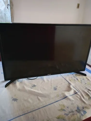 Tv smart Samsung 32 polegadas pegando tudo pra vender rápido