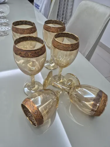 Jogo de taças dourado