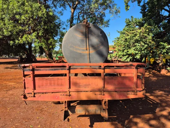 Carreta agricola com tanque