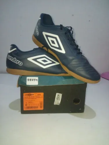 Chuteira Umbro Classic Futsal