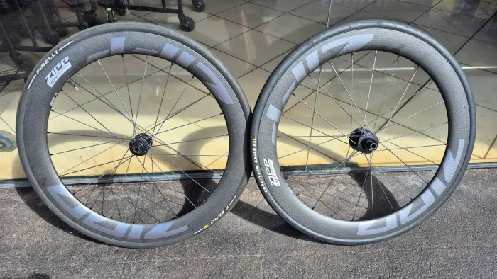 Roda zipp 404