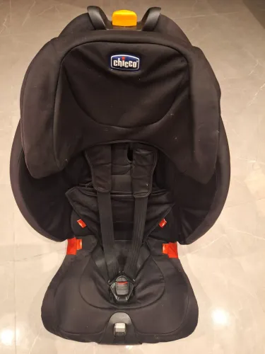 Assento Chicco para carro