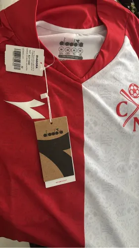 Camisa do Náutico Diadora meio a meio jogador 