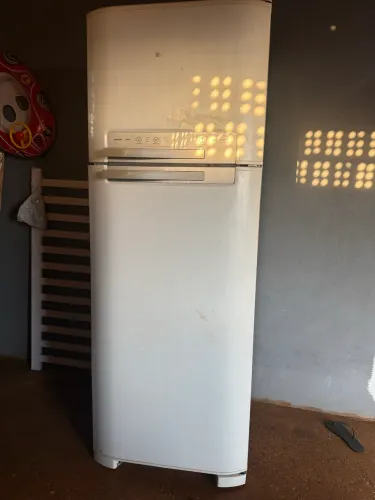 VENDO GELADEIRA ELETROLUX