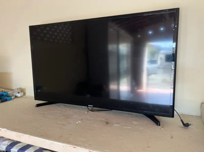 TV Samsung 40 polegadas - com Defeito