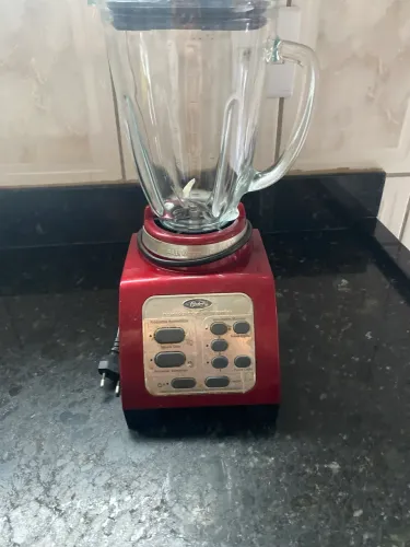 Vendo um liquidificador usado marca oster