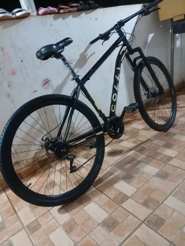 Vendo bicicleta aro 29 colli freios a disco, marcha quadro 19