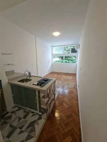 Vendo Studio com 26M2, Reformadíssimo , em localização privilegiada!