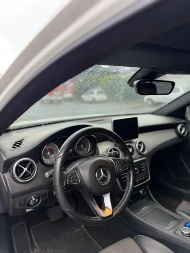 Mercedes-Benz GLA 200 Adv. 1.6/1.6 TB 16V Flex Aut. 2016