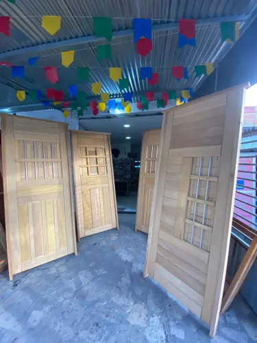 Portas de Madeira Maciça