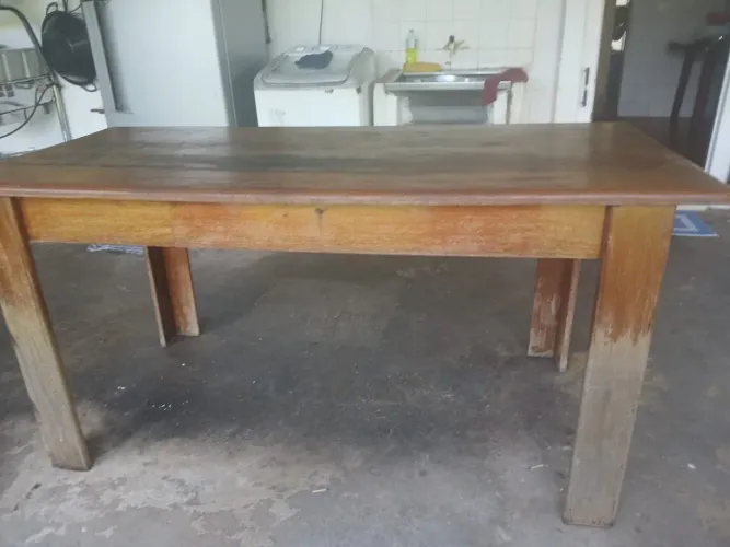Mesa de madeira angelim 