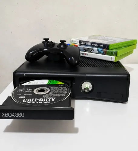 Xbox 360 Slim + Jogos