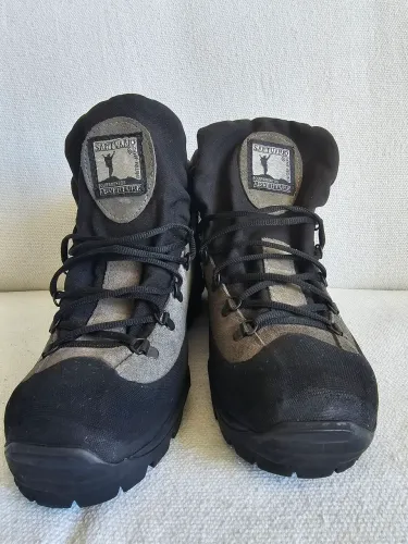 Bota para trilha, nova, impermeavel, No. 39, unisex