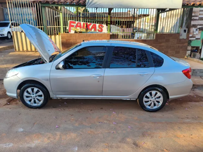 Renault Symbol Privilège Hi-flex 1.6 16V 4P 2013