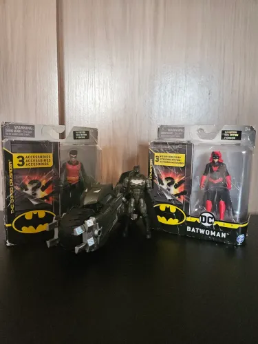Pack de 3 figuras família batman.