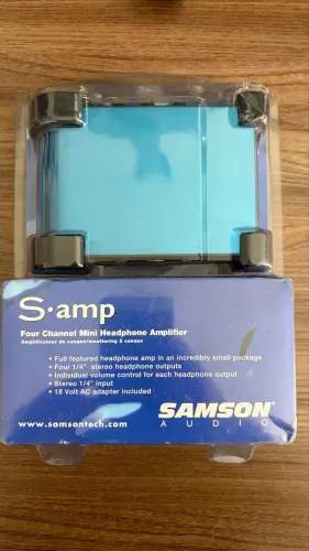Retorno para músicos - Amplificador de Fones Samson Samp + 2 Fones Koss + Acessórios