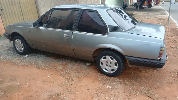 Chevrolet Monza GL 1.8 Efi/ SL/ L/ 650/barc. 2e4p (álcool) 1989