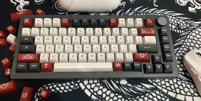 Akko 5075B Dracula Castle + 90 Switches Penguin Silent