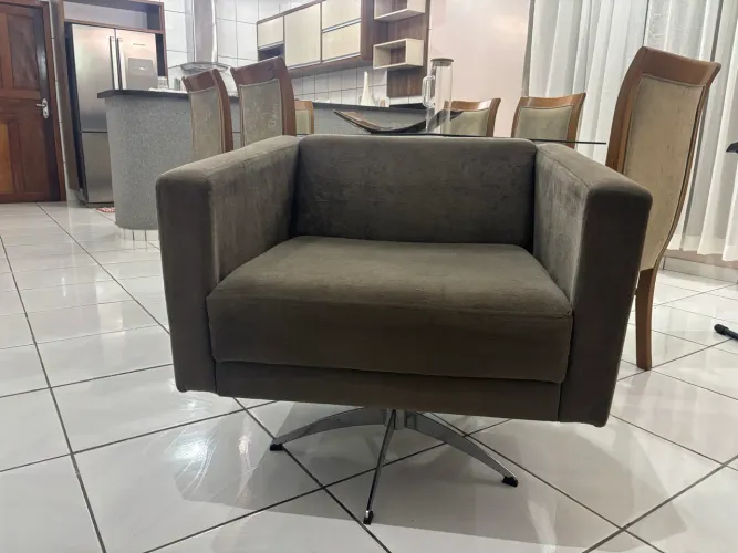 Cadeira elegante :R$ 400. Negociável
