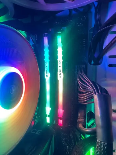 MEMÓRIA RAM DDR4 8GB 3200MHZ KLLISRE RGB