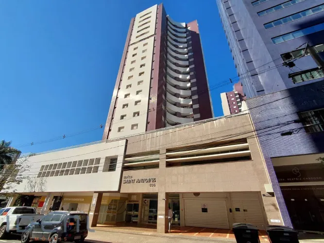 Apartamento para alugar no condomínio Saint Antoine no bairro Zona 01 Centro - Maringá/PR