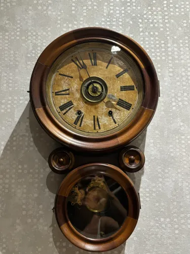 Relógio parede antigo modelo oval 8 - restaurado