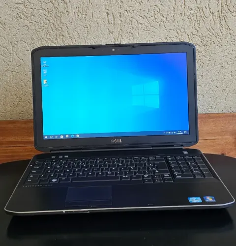 Notebook Dell Latitude 15" - i5 / 8GB RAM / SSD / Bateria Nova (Revisado)