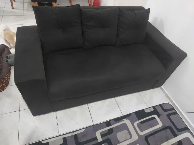 Sofá a venda.