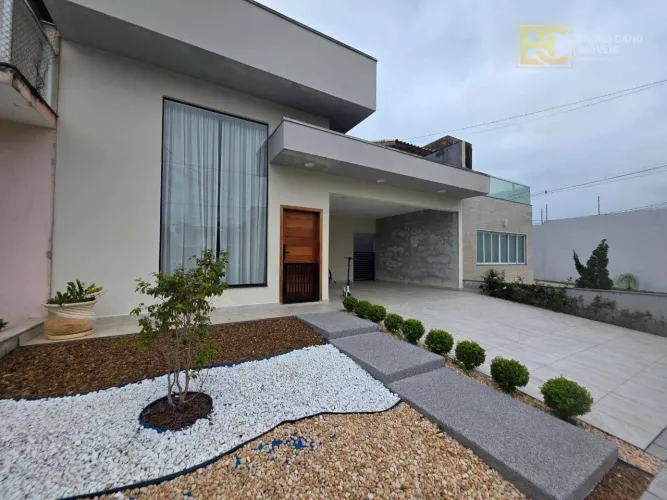 Casa em Condomínio á venda - Residencial Três Marias - Peruíbe/SP