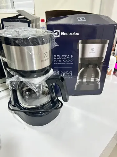 Electrolux Cafeteira Elétrica Inox capacidade 600ml 15 xicaras ECM10 127v