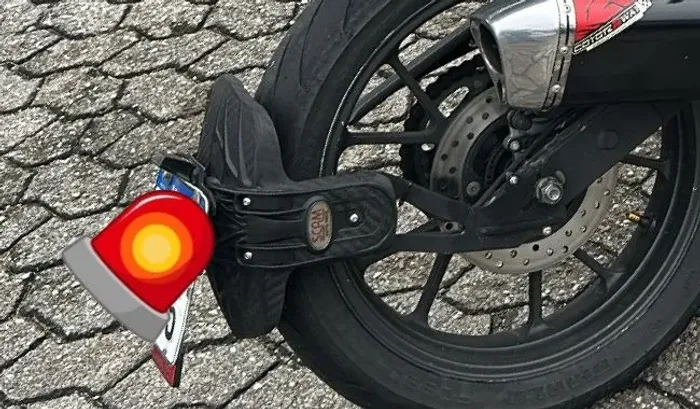 PARALAMA / ANTI SPRAY / SUPORTE ESPORTIVO PARA MOTO - SCAM MOTO PARTS