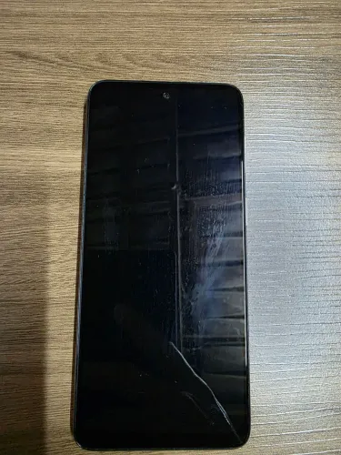 Smartphone Moto G42, 4GB de RAM, 128GB de armazenamento interno.