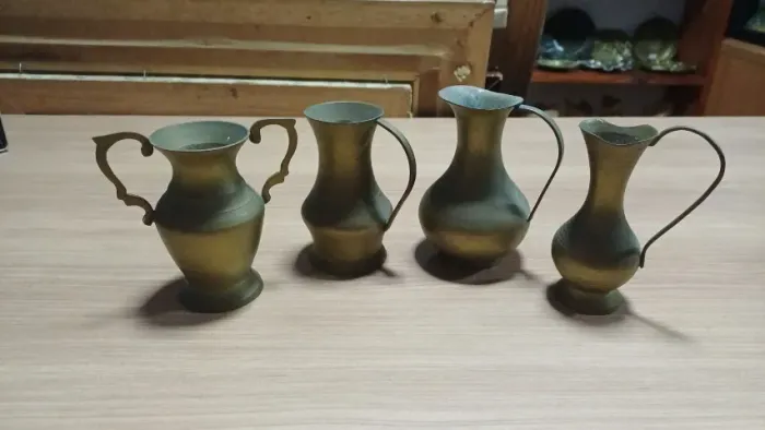Conjunto de jarras vintage em latão - INDIANO