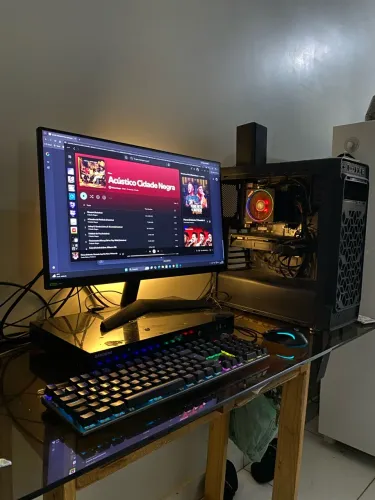 Vendo ou troco PC de edição por MacBook