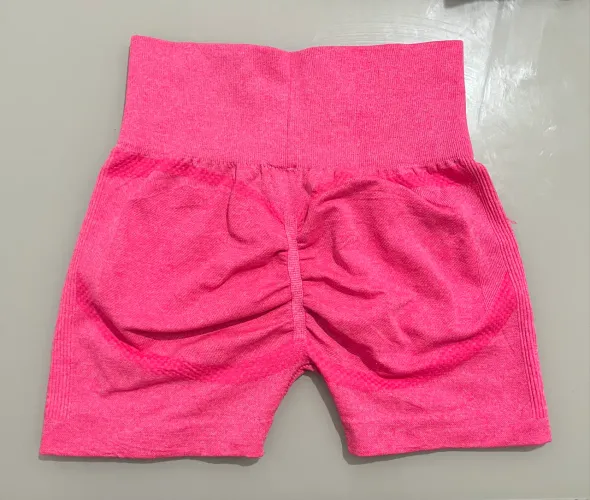 short academia levanta bumbum 