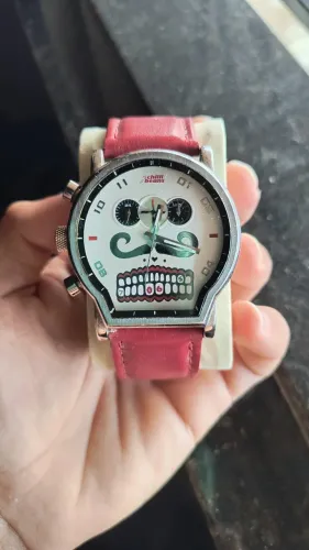 Relógio pulseira em couro 