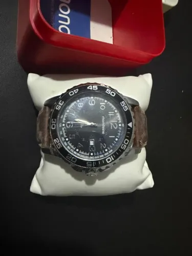 Relógio Mondaine masculino usado - precisa de bateria e troca de pulseira - com caixa